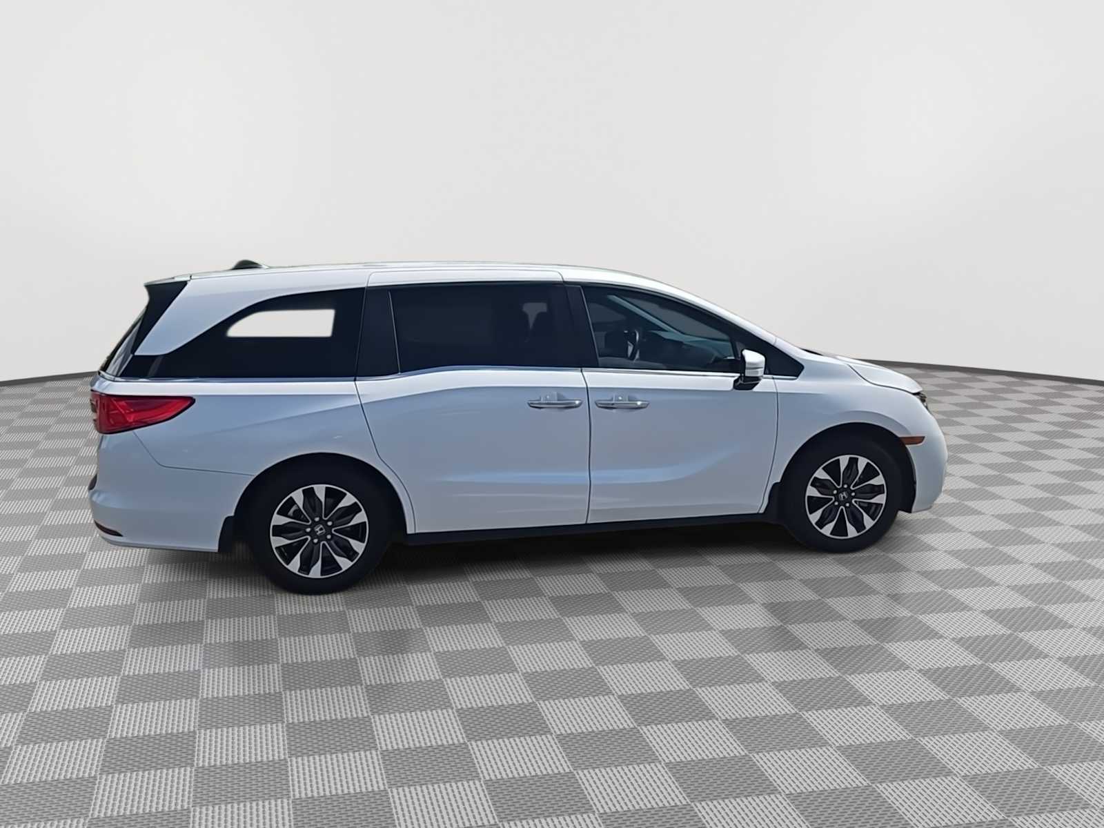 2024 Honda Odyssey EX-L - Photo 9