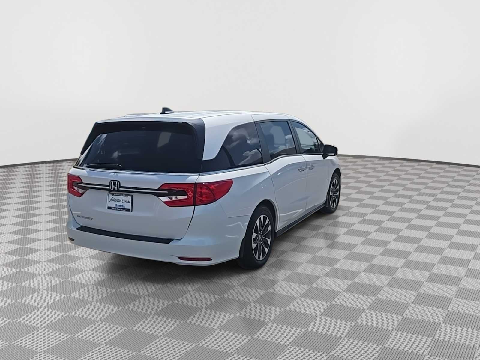 2024 Honda Odyssey EX-L - Photo 8