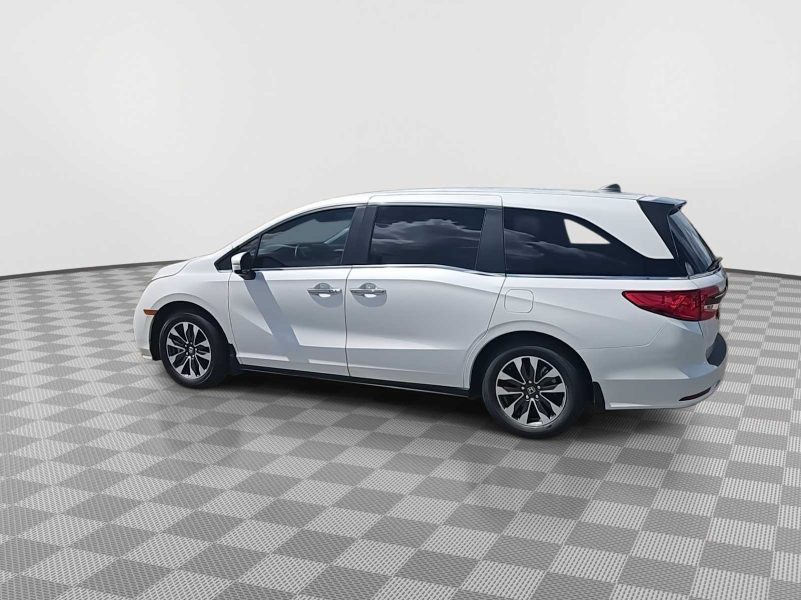 2024 Honda Odyssey EX-L - Photo 6