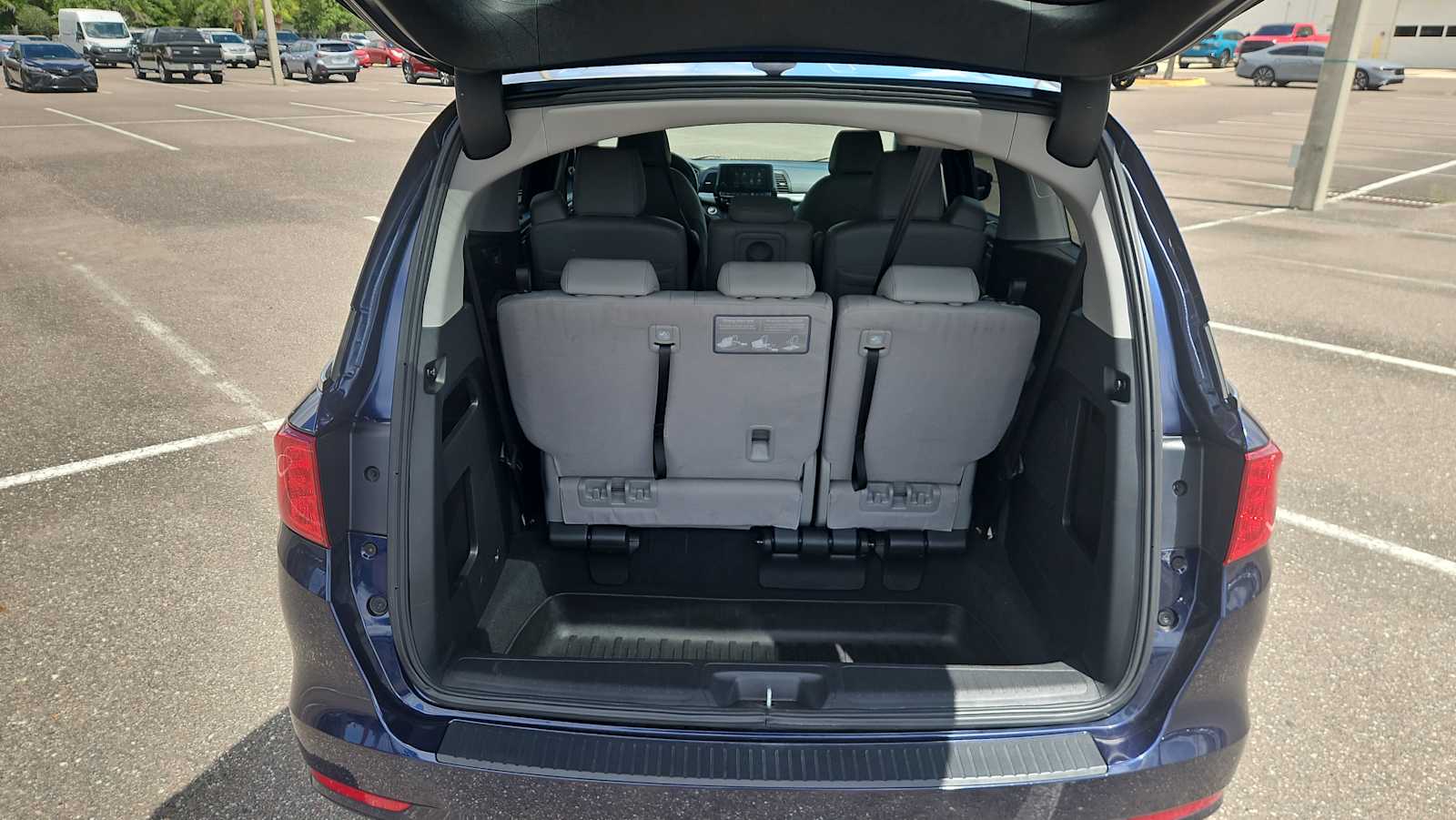 2022 Honda Odyssey EX-L - Photo 21
