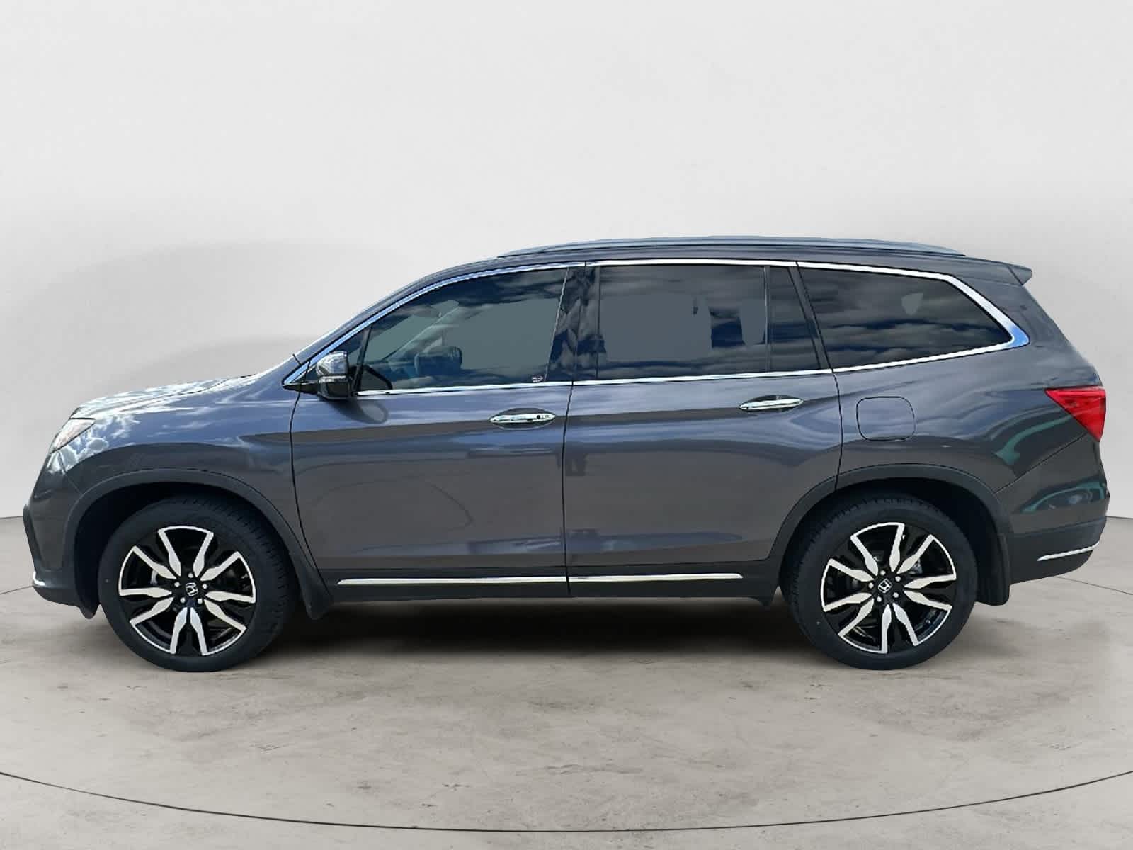 2021 Honda Pilot Touring 8-Passenger 2