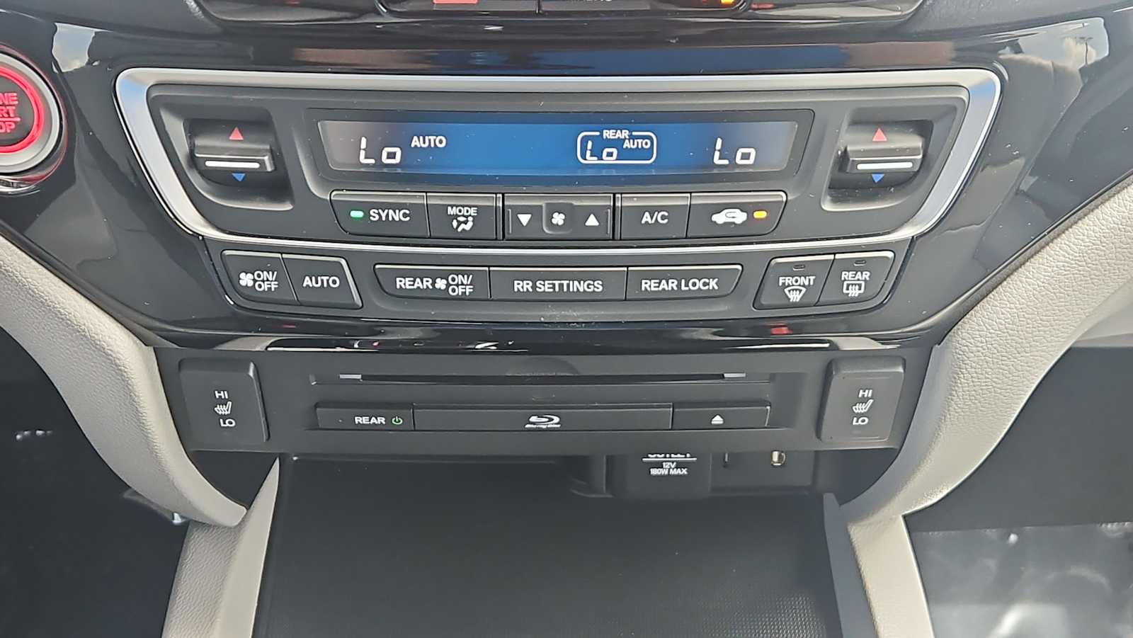 2018 Honda Pilot Touring - Photo 17