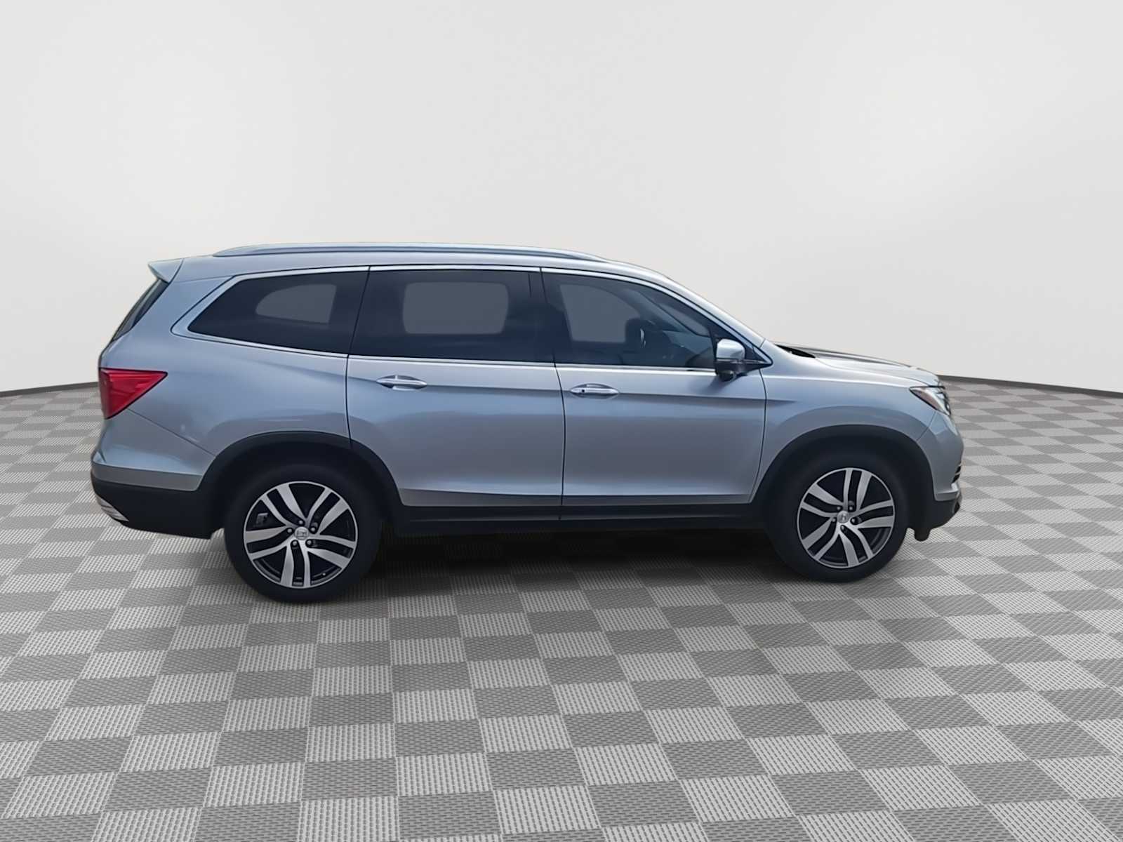 2018 Honda Pilot Touring - Photo 9