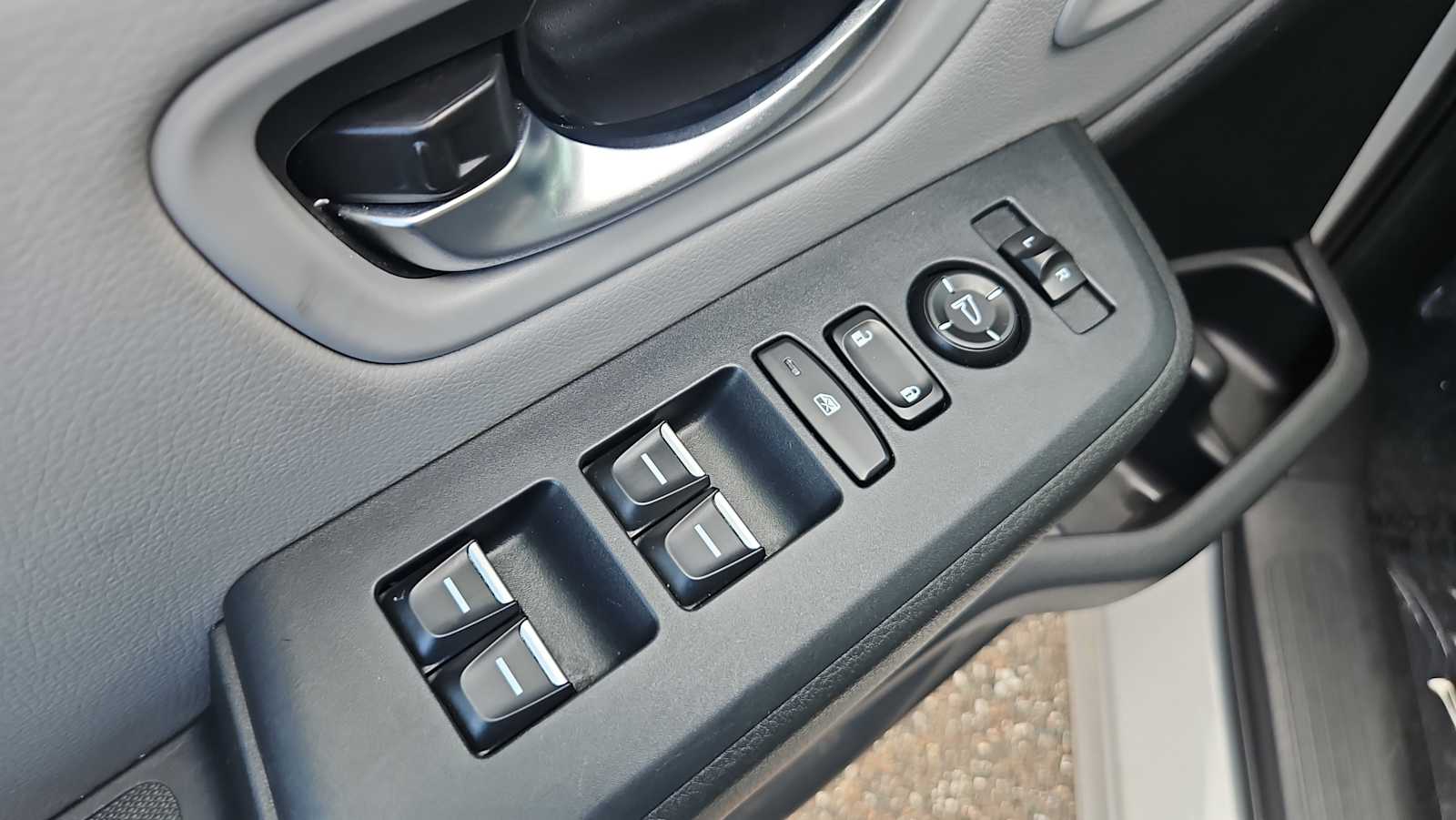 2023 Honda Pilot Touring - Photo 15