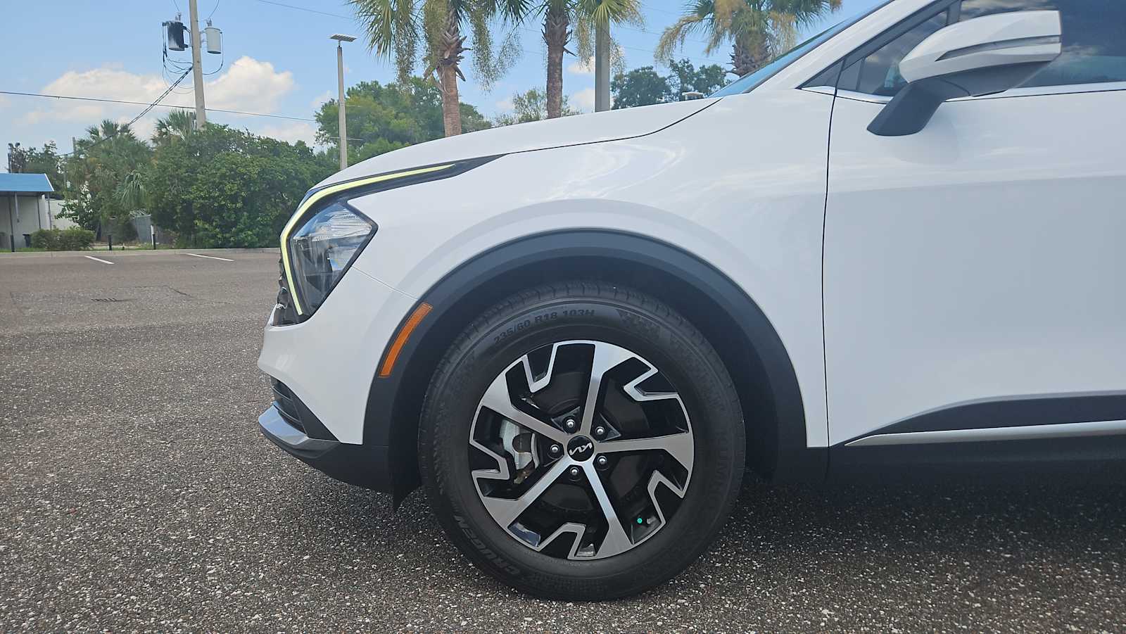 2023 Kia Sportage EX - Photo 18