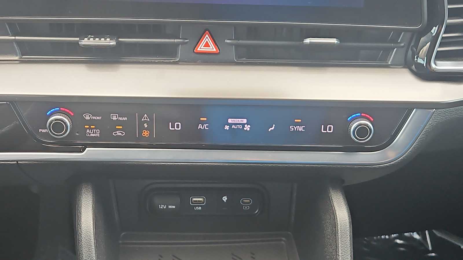 2023 Kia Sportage EX - Photo 16