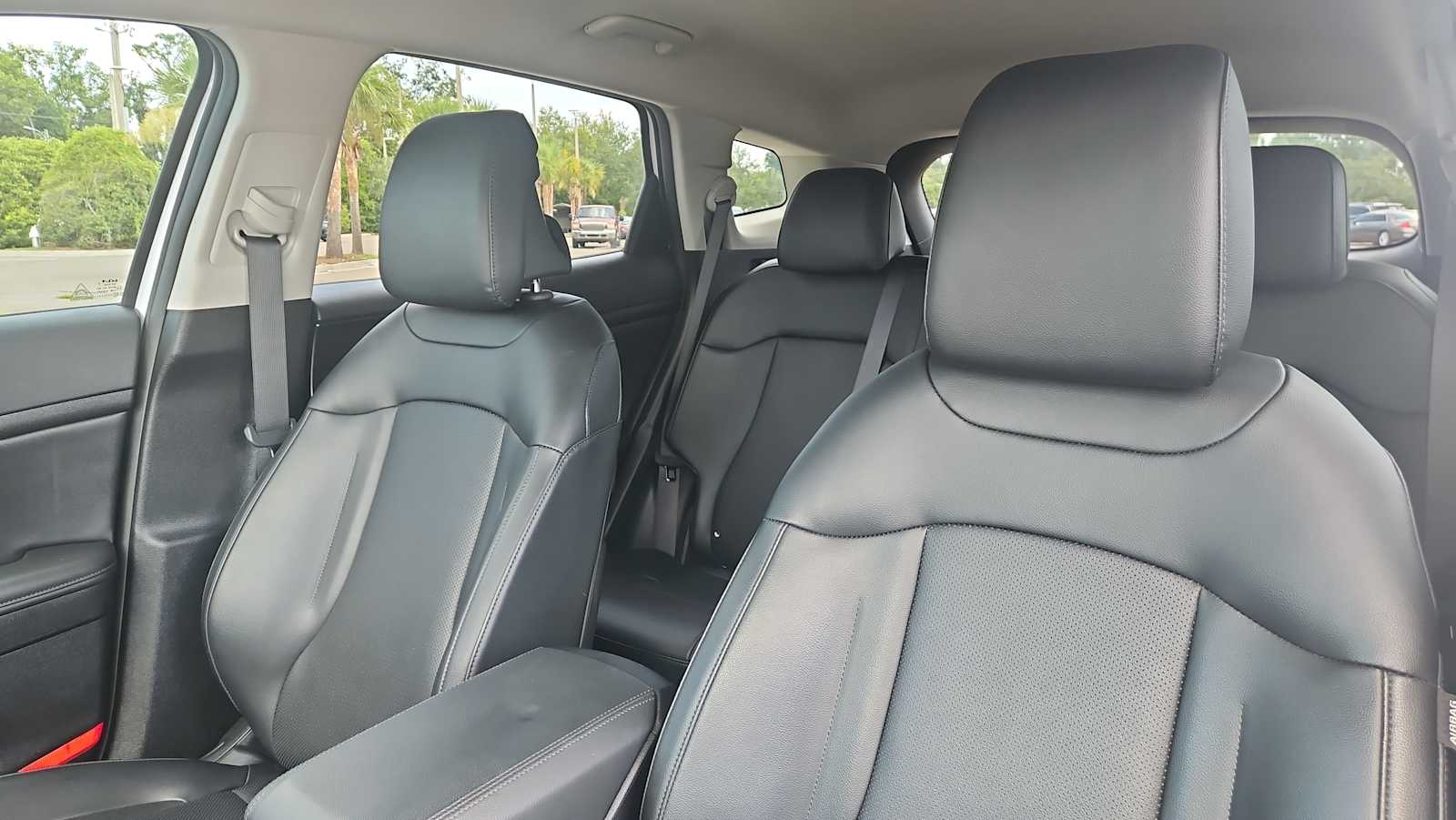 2023 Kia Sportage EX - Photo 13