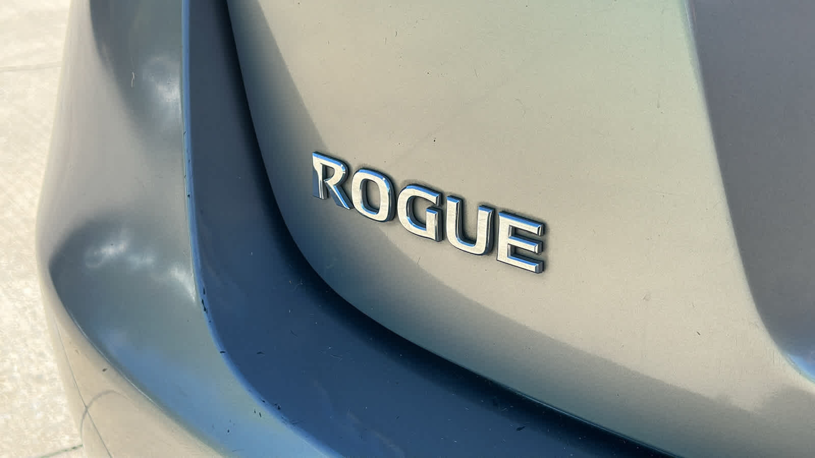 2011 Nissan Rogue S 20