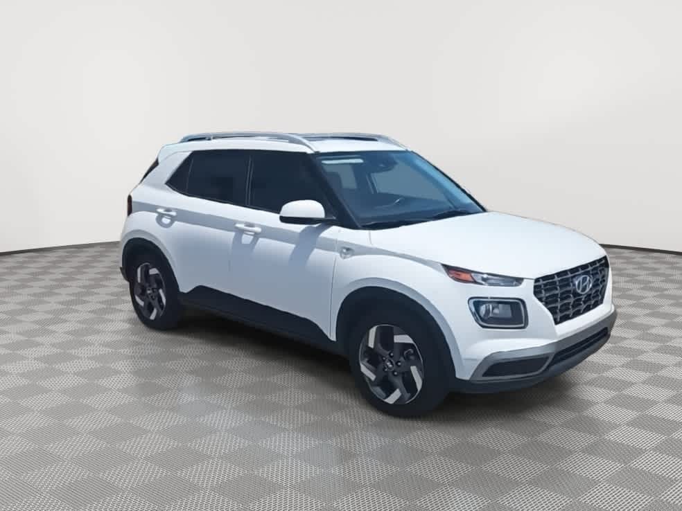 2022 Hyundai Venue SEL - Photo 2