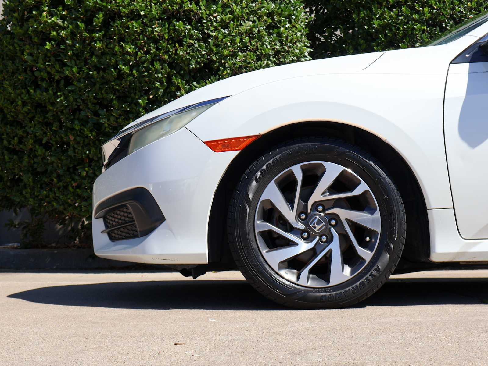 Used 2018 White Orchid Pearl Honda EX image 6