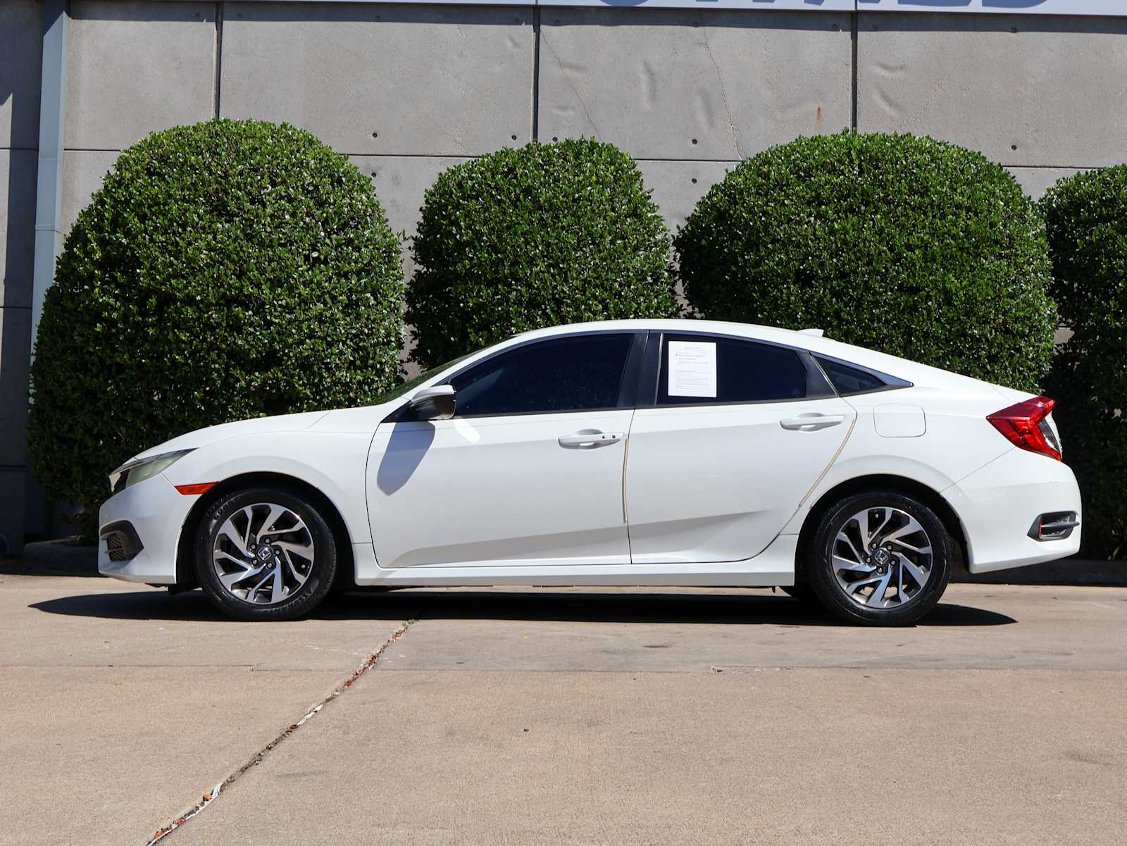 Used 2018 White Orchid Pearl Honda EX image 5