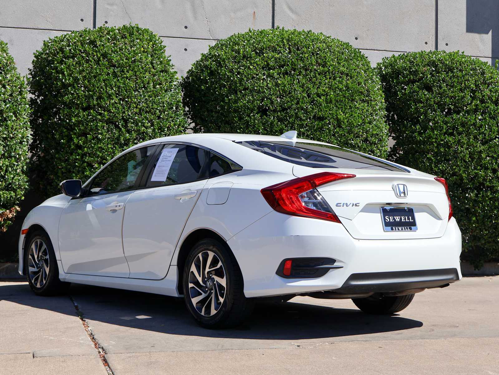 Used 2018 White Orchid Pearl Honda EX image 10