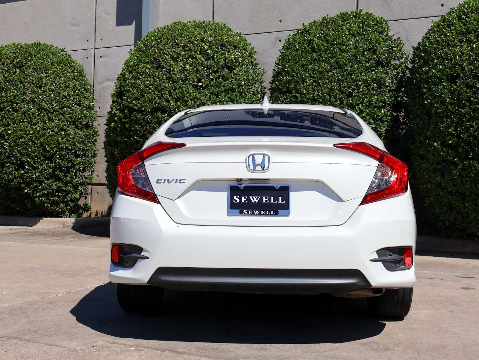 Used 2018 White Orchid Pearl Honda EX image 9
