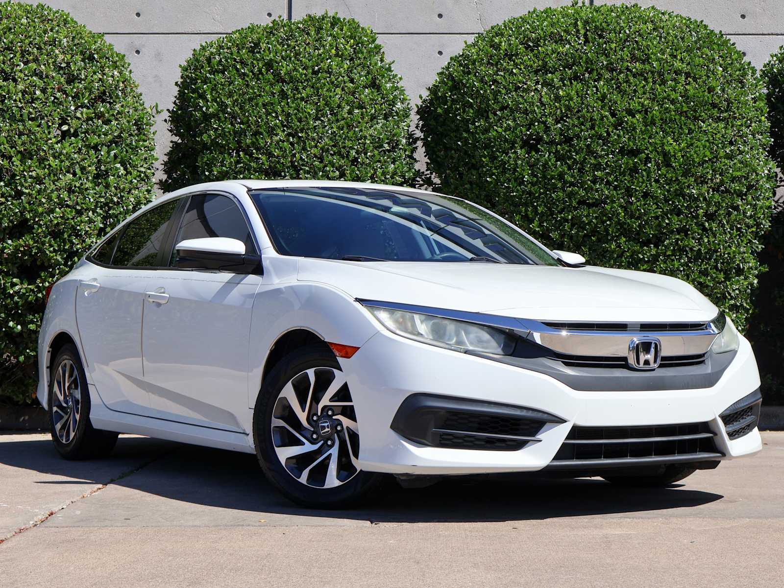 Used 2018 White Orchid Pearl Honda EX image 3