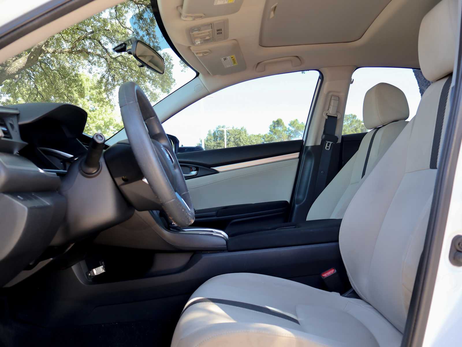 Used 2018 White Orchid Pearl Honda EX image 13
