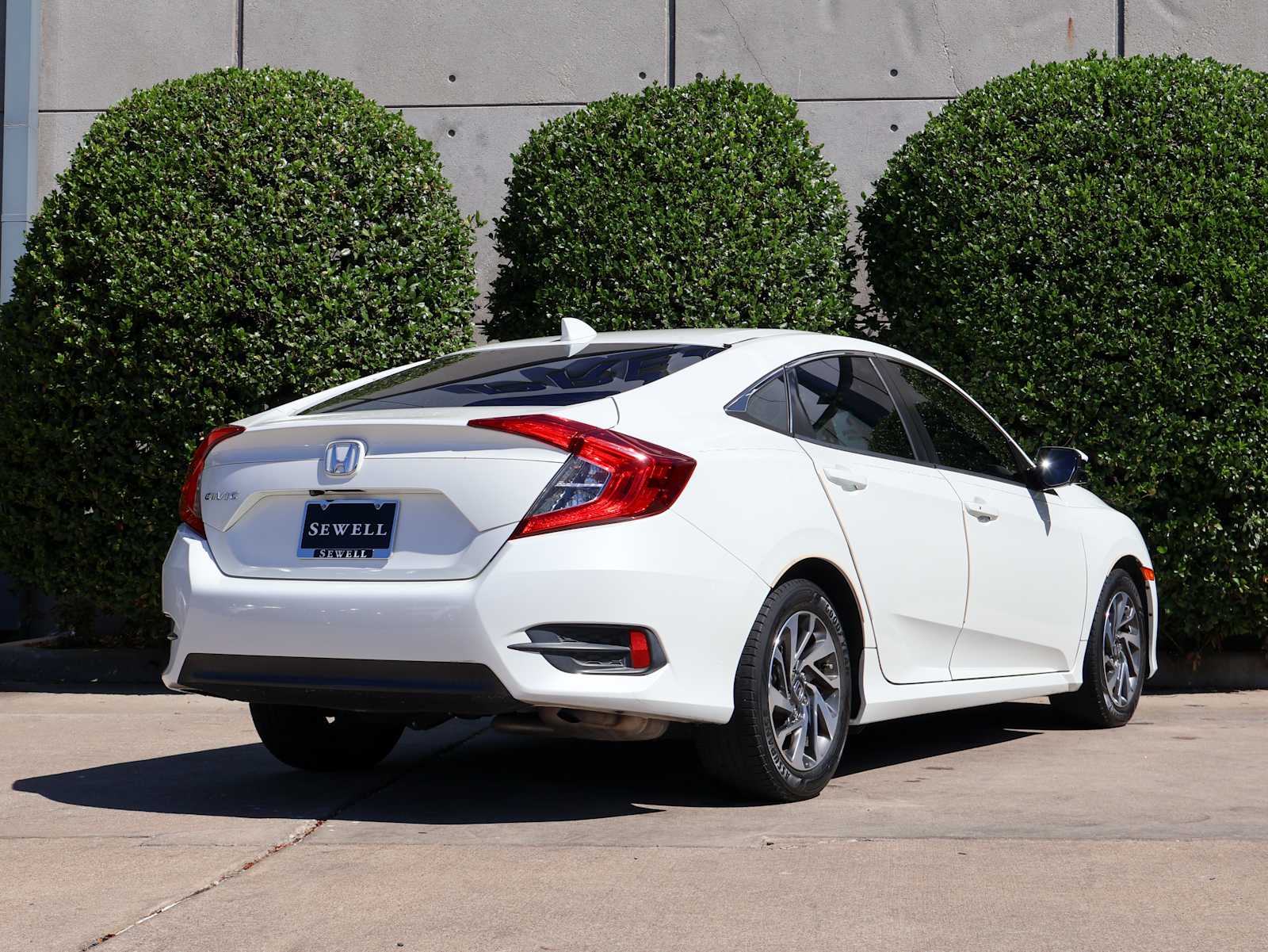 Used 2018 White Orchid Pearl Honda EX image 8