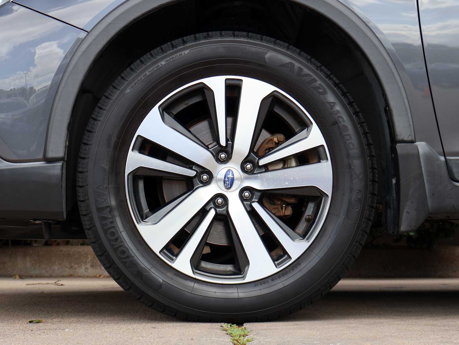 Used 2019 Magnetite Gray Metallic Subaru Limited image 7