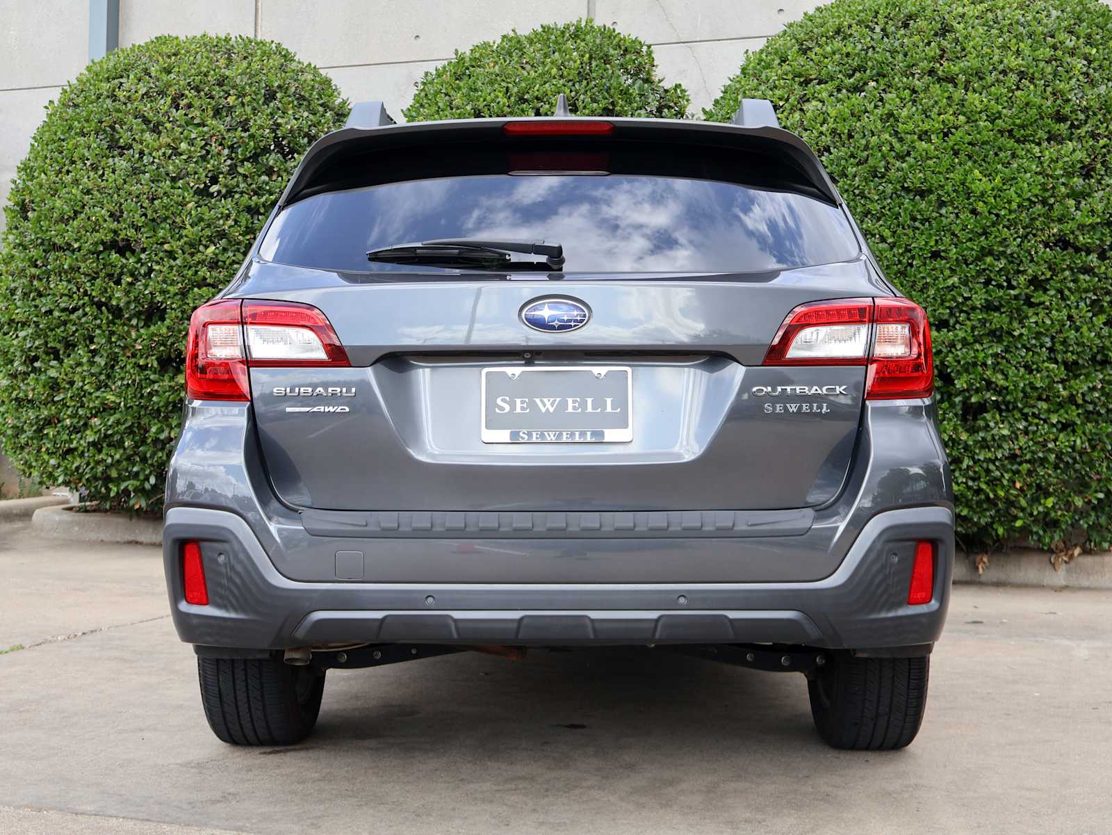 Used 2019 Magnetite Gray Metallic Subaru Limited image 9