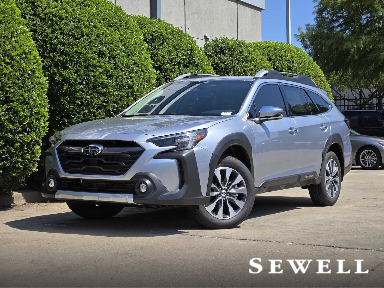 2025 Subaru Outback Touring's photo