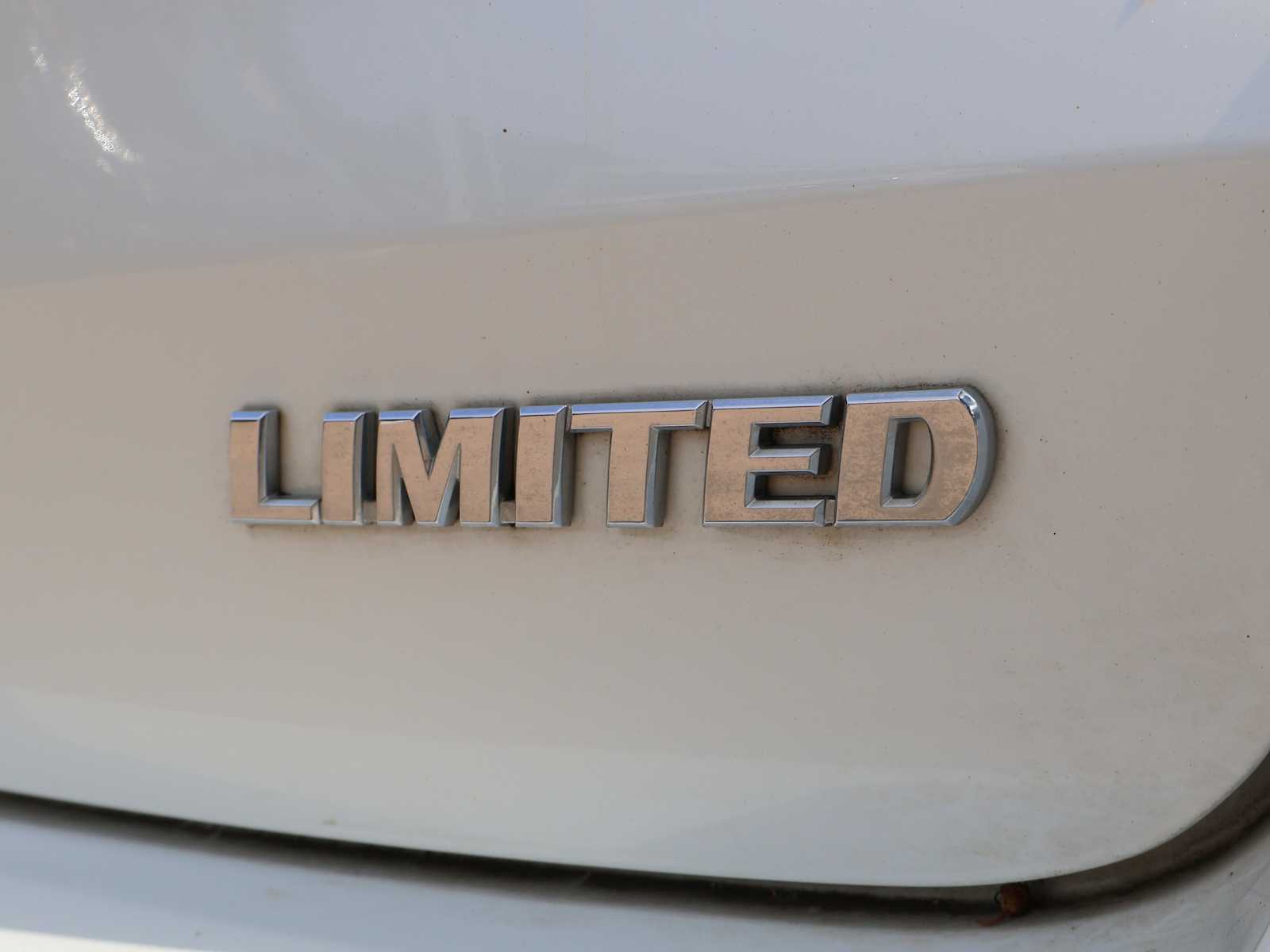 Used 2014 Blizzard Pearl Toyota Limited image 11