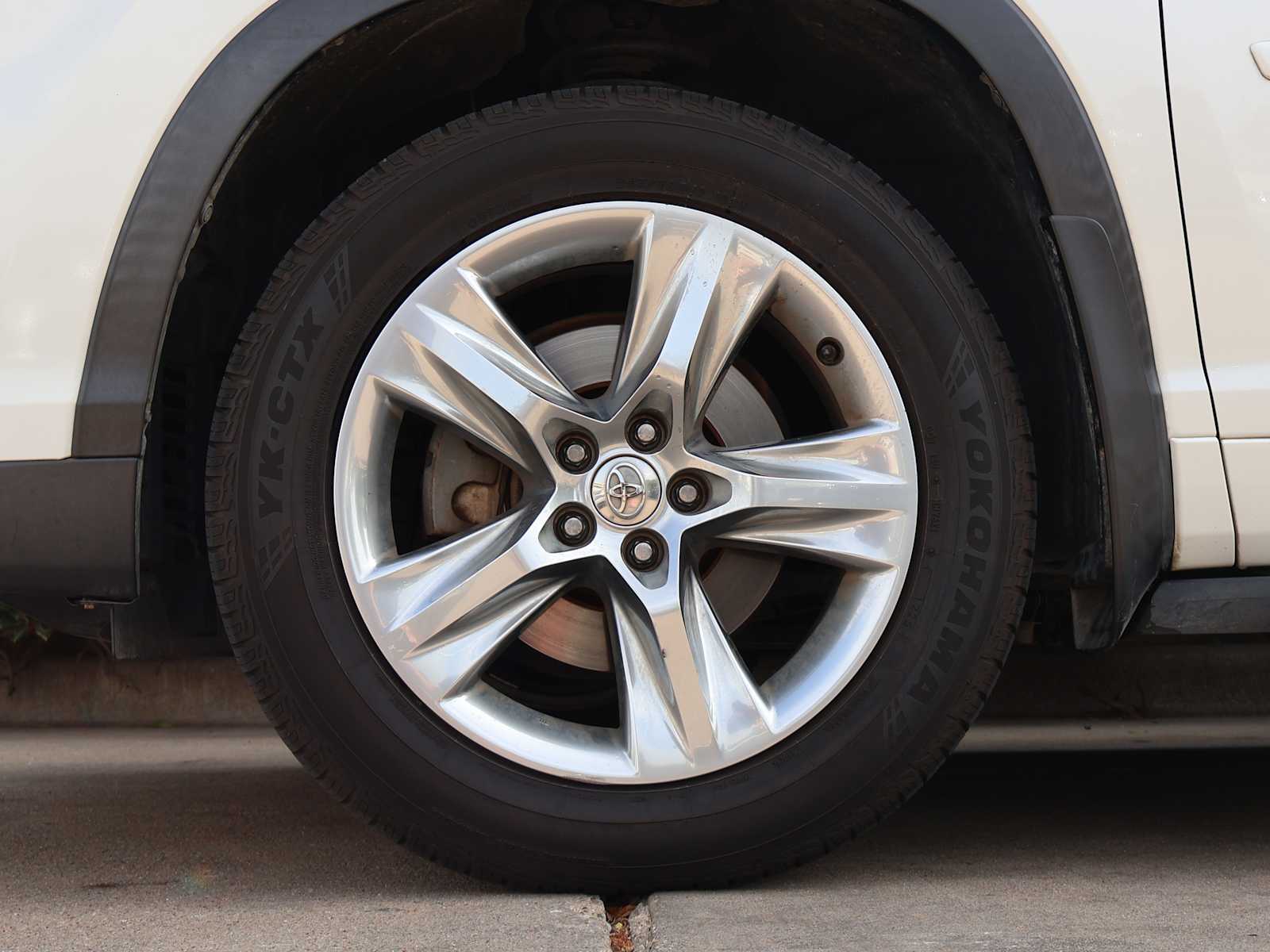 Used 2014 Blizzard Pearl Toyota Limited image 7