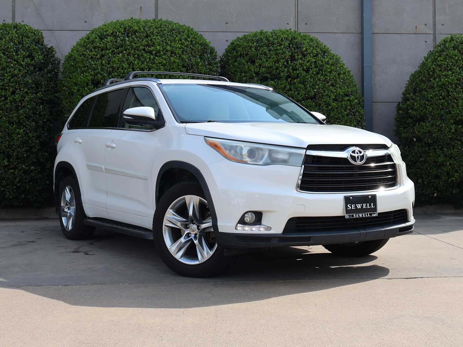 Used 2014 Blizzard Pearl Toyota Limited image 3
