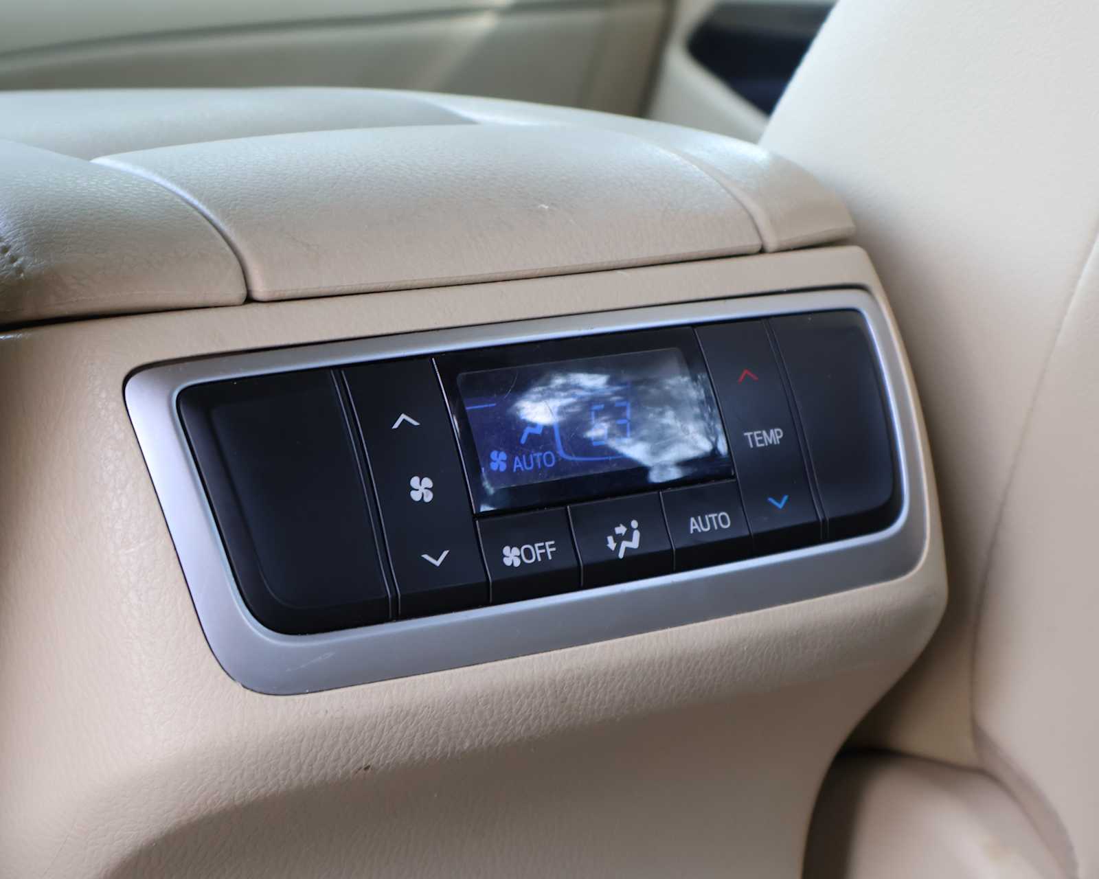 Used 2014 Blizzard Pearl Toyota Limited image 23