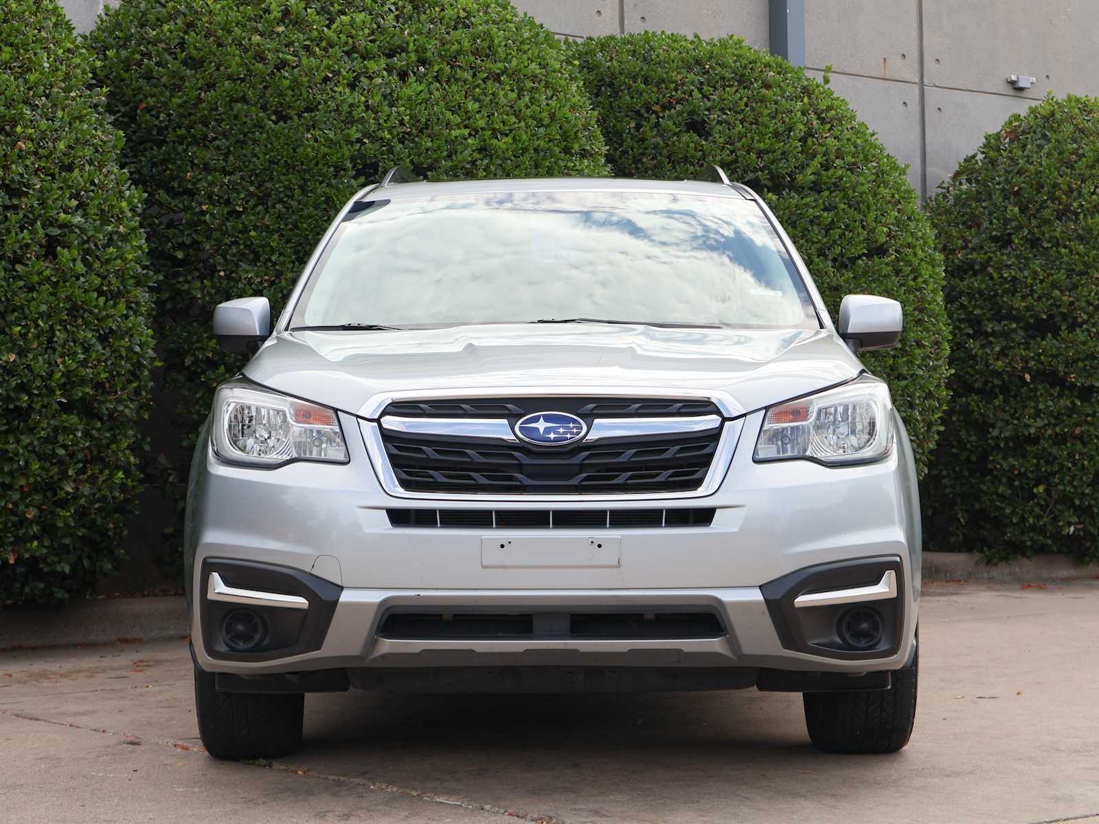 Used 2018 Ice Silver Metallic Subaru Premium image 2