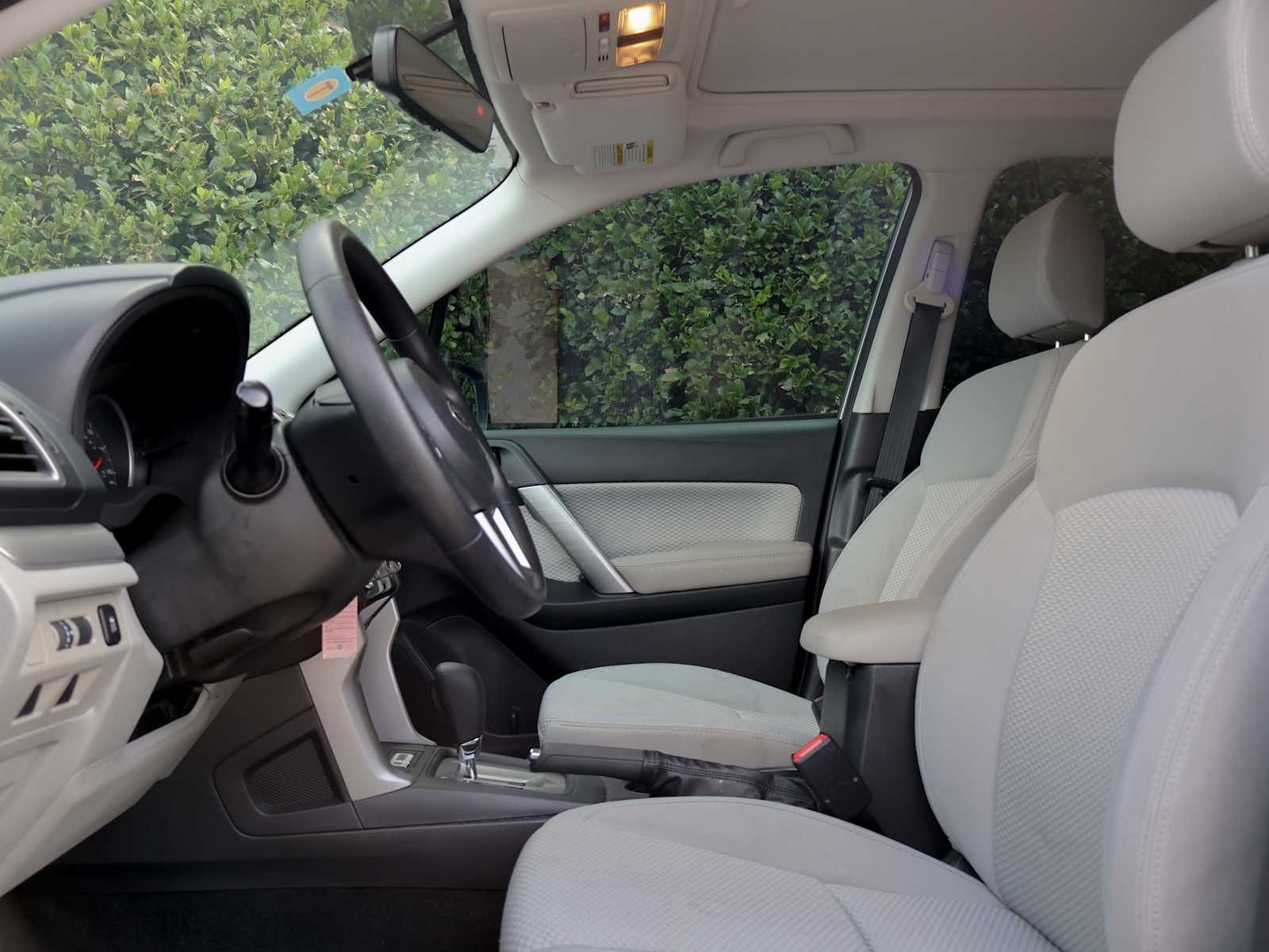 Used 2018 Ice Silver Metallic Subaru Premium image 13