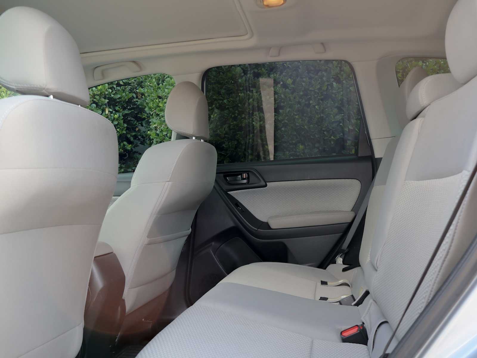 Used 2018 Ice Silver Metallic Subaru Premium image 24