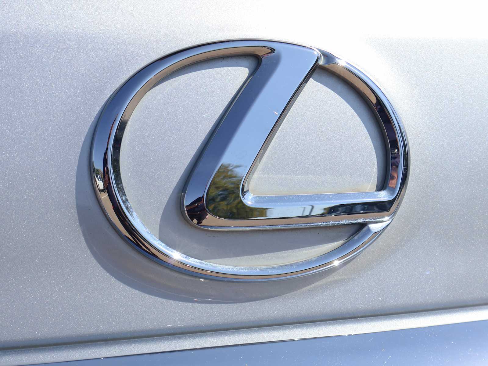 Used 2015 Silver Lining Metallic Lexus  image 11
