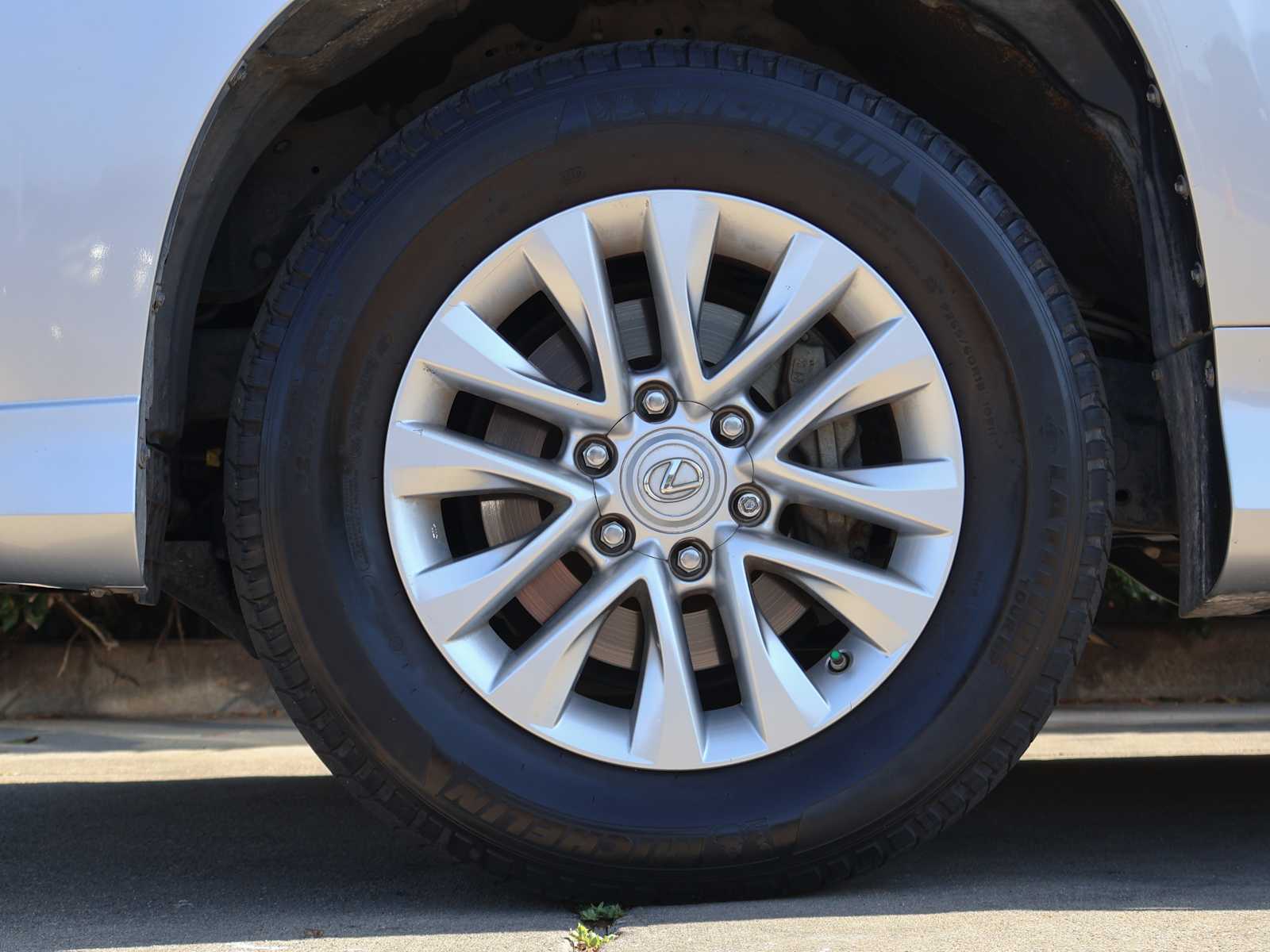 Used 2015 Silver Lining Metallic Lexus  image 7