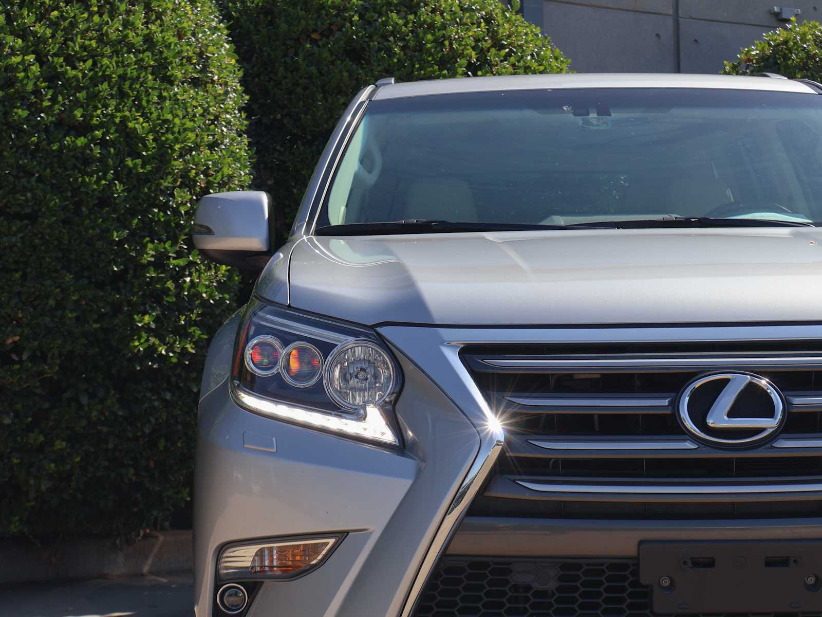 Used 2015 Silver Lining Metallic Lexus  image 4