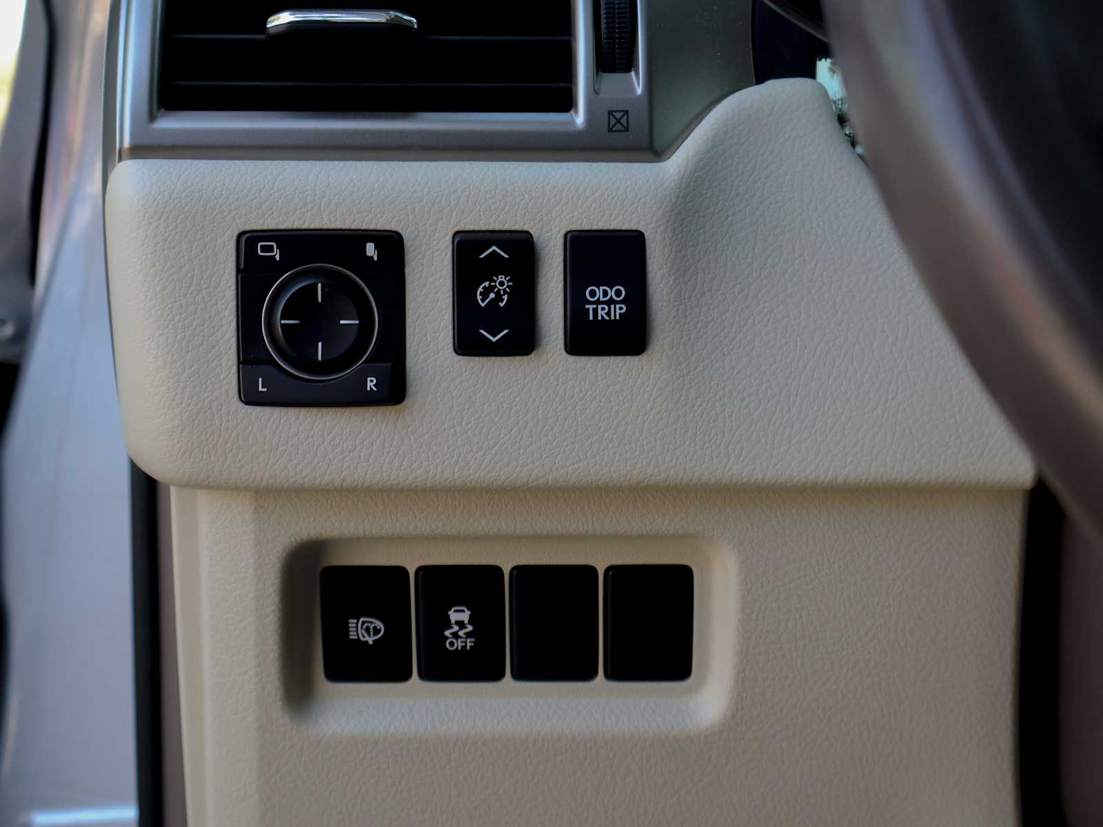 Used 2015 Silver Lining Metallic Lexus  image 15
