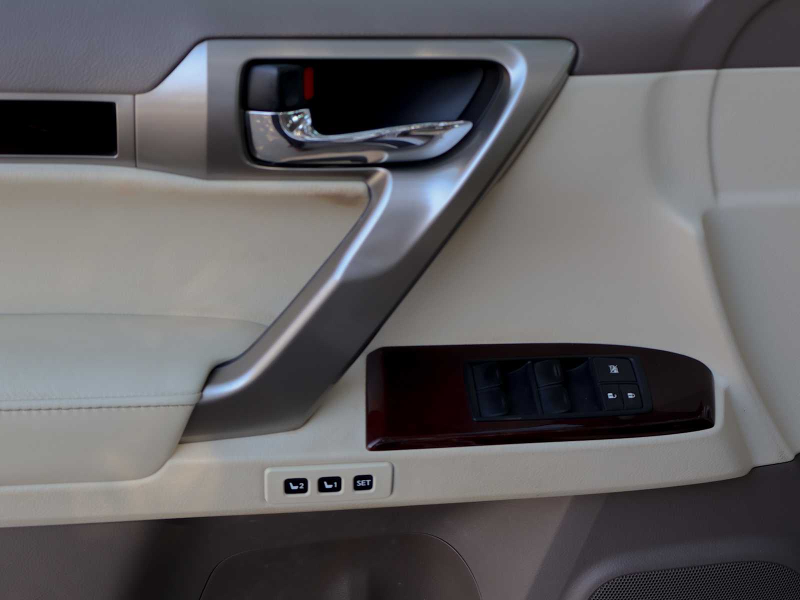 Used 2015 Silver Lining Metallic Lexus  image 14