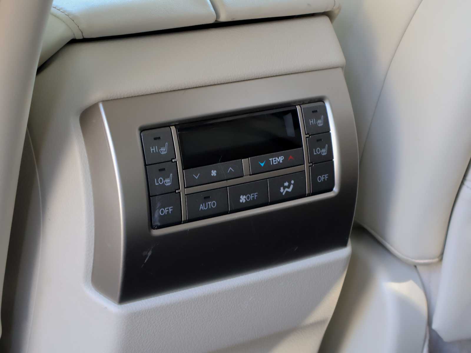 Used 2015 Silver Lining Metallic Lexus  image 25