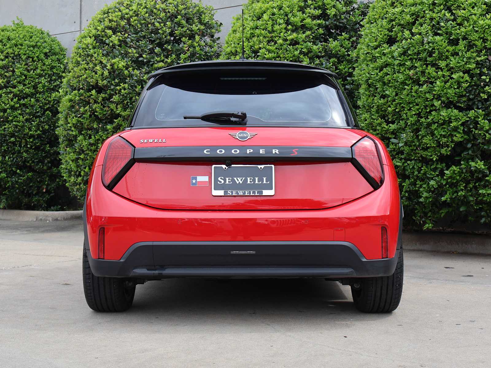 Used 2025 Chili Red II MINI Cooper S image 9