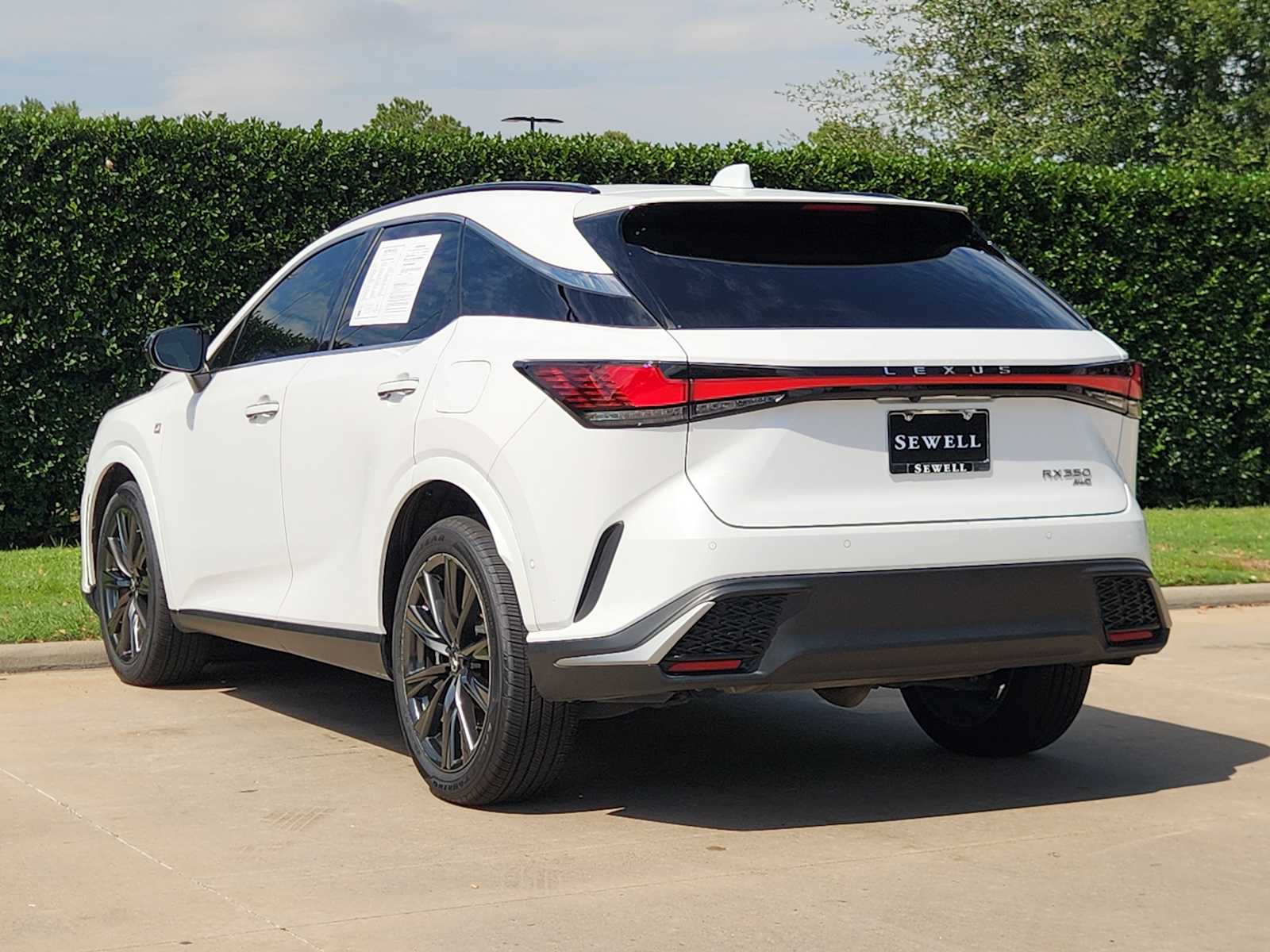 Used 2024 Ultra White Lexus F SPORT Handling image 4