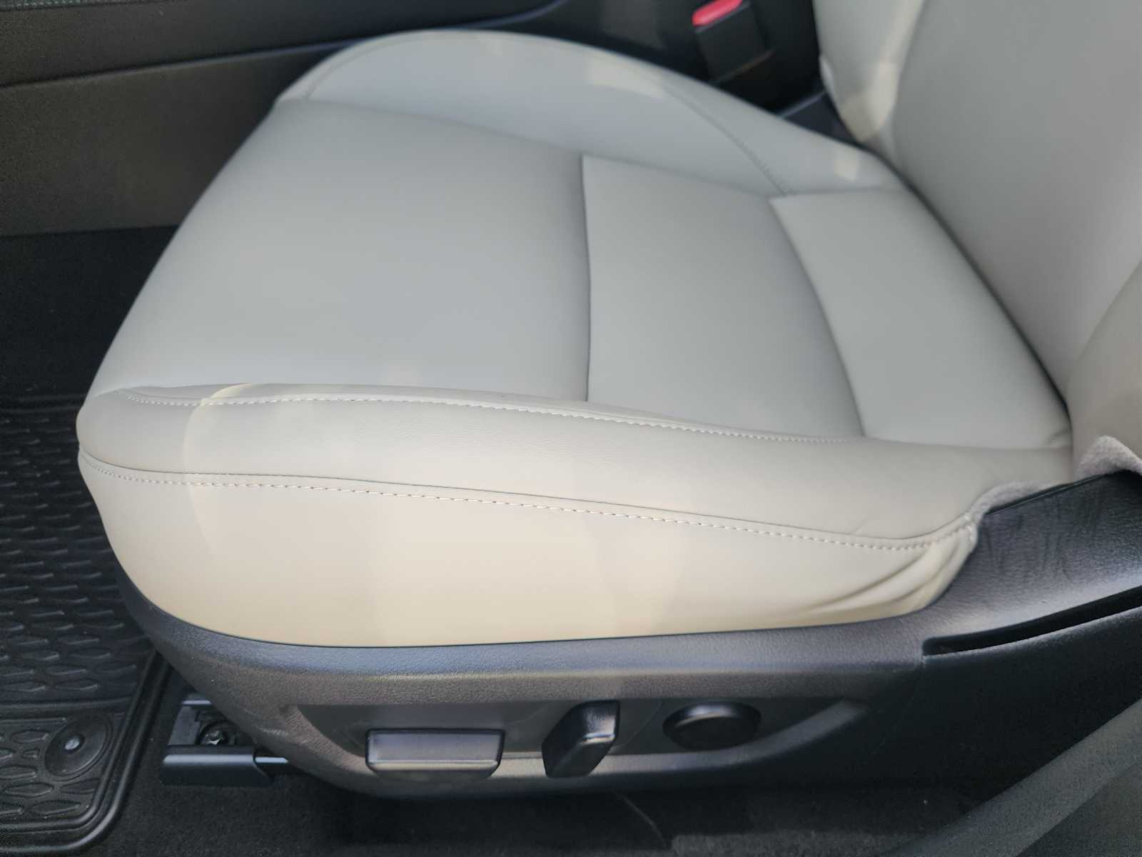 Used 2022 Snowflake White Pearl Mica Mazda 2.5 S Preferred Package image 21