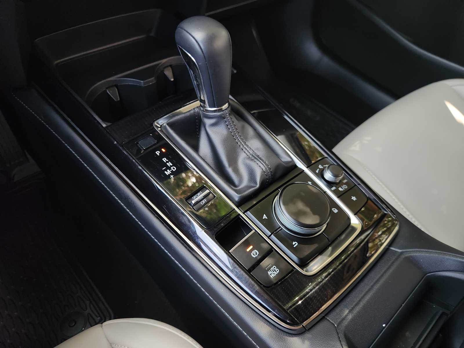 Used 2022 Snowflake White Pearl Mica Mazda 2.5 S Preferred Package image 17