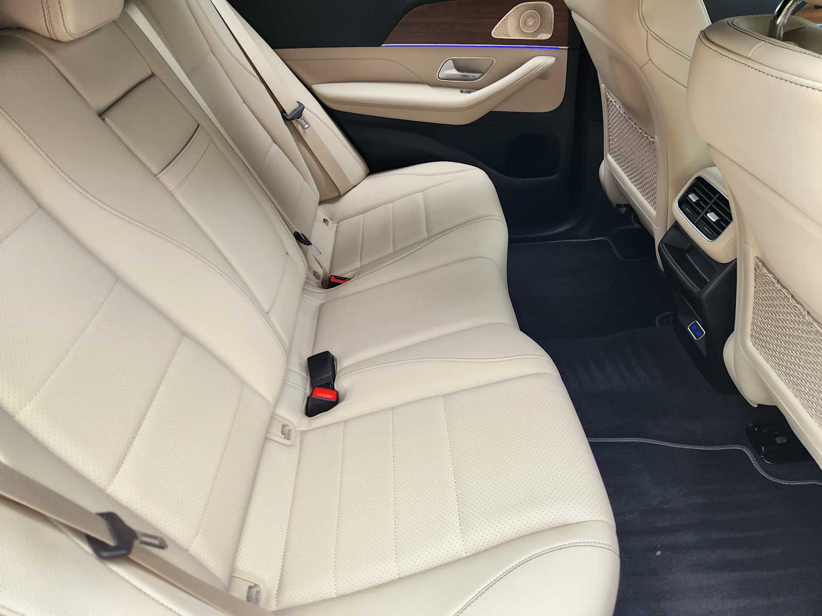 Certified Used 2026 Polar White Mercedes-Benz GLE 350 image 29