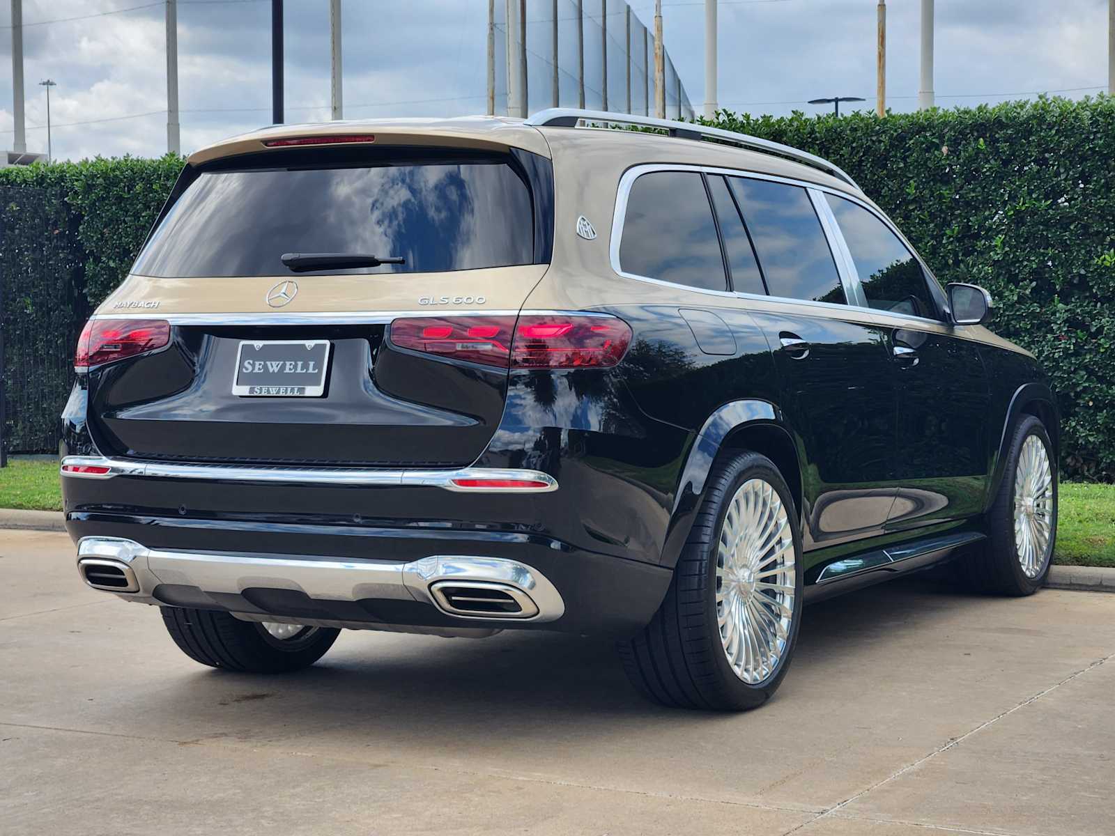 Certified Used 2024 Obsidian Black Metallic Mercedes-Benz Maybach GLS 600 image 6