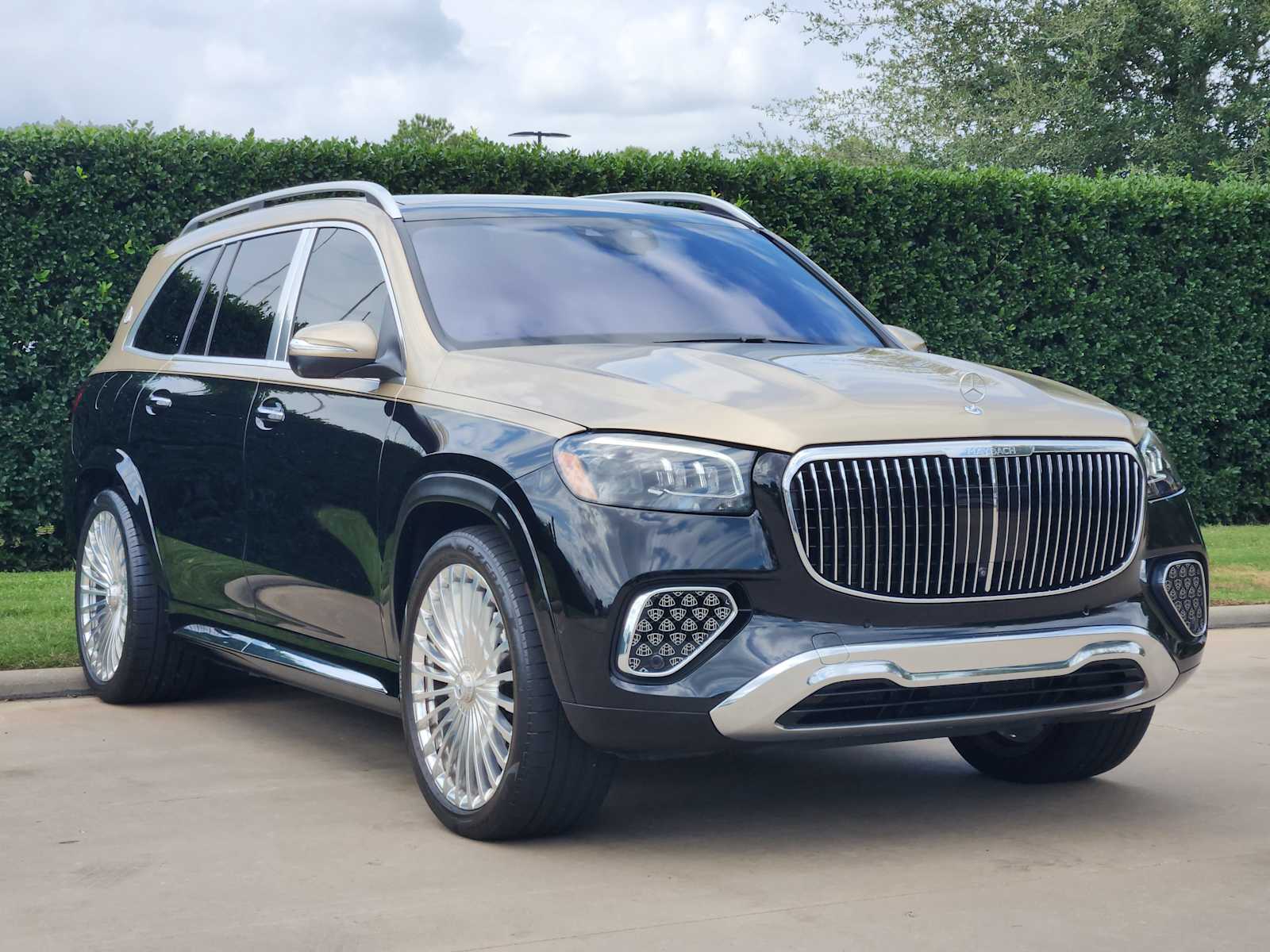 Certified Used 2024 Obsidian Black Metallic Mercedes-Benz Maybach GLS 600 image 3