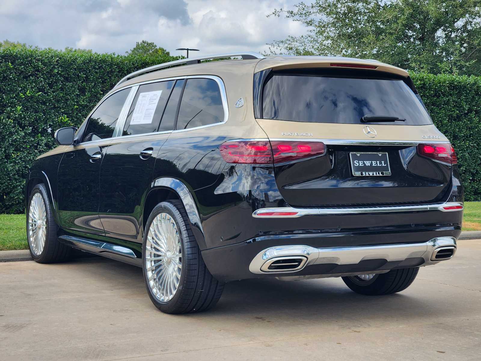Certified Used 2024 Obsidian Black Metallic Mercedes-Benz Maybach GLS 600 image 4