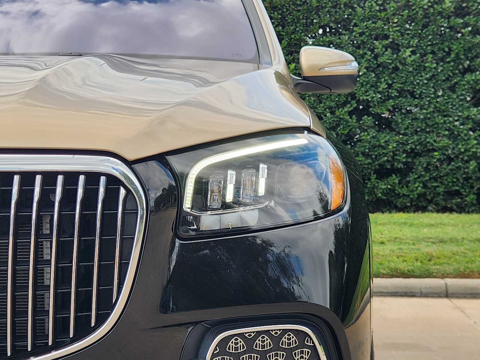 Certified Used 2024 Obsidian Black Metallic Mercedes-Benz Maybach GLS 600 image 8