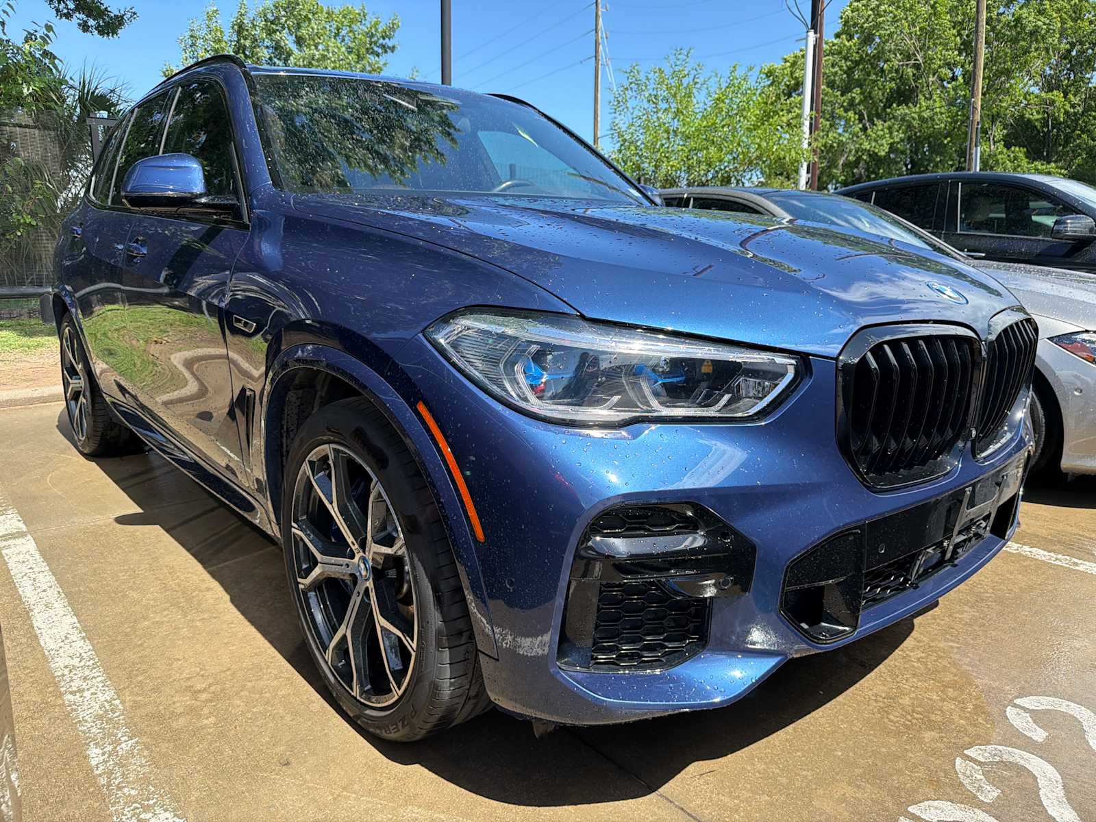 Used 2022 Phytonic Blue Metallic BMW xDrive45e image 2