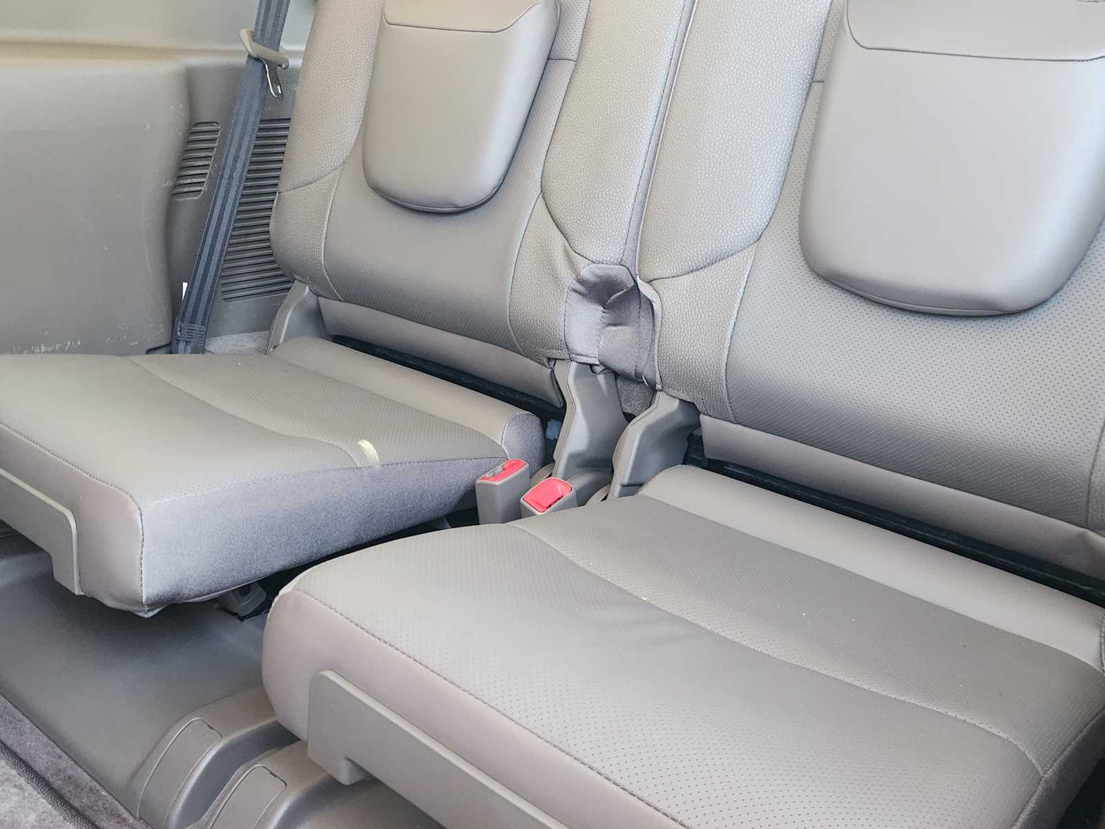 Used 2017 Nebula Gray Pearl Lexus Premium image 30