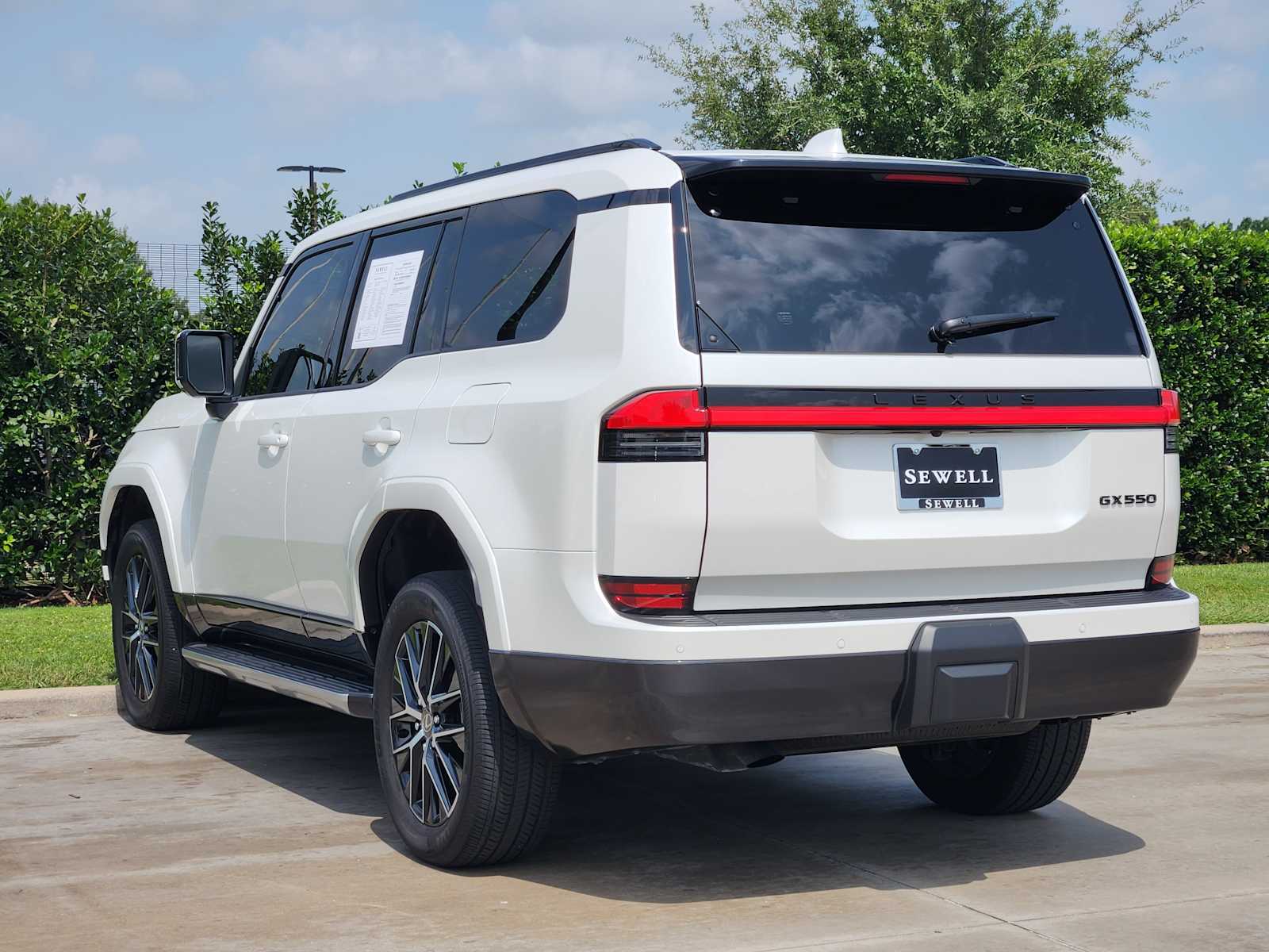 Used 2024 Eminent White Pearl Lexus Premium+ image 4