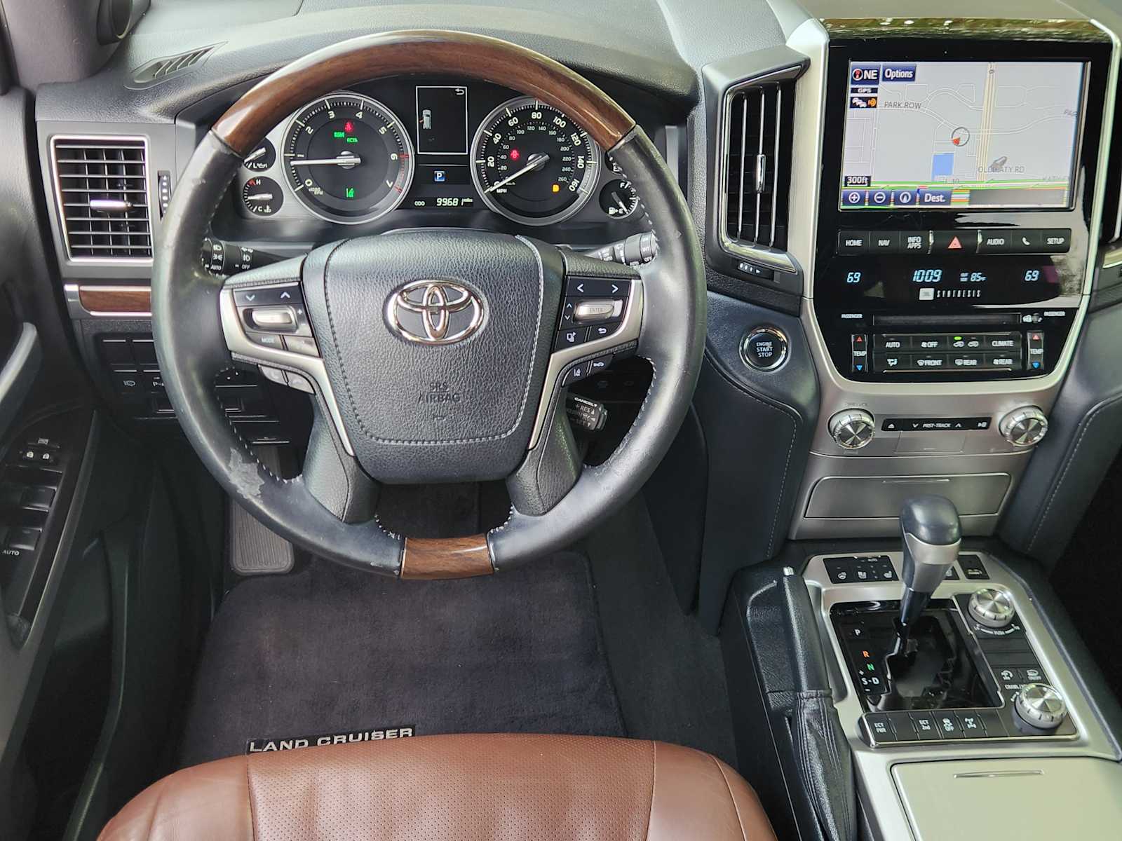 Used 2020 Blizzard Pearl Toyota  image 26
