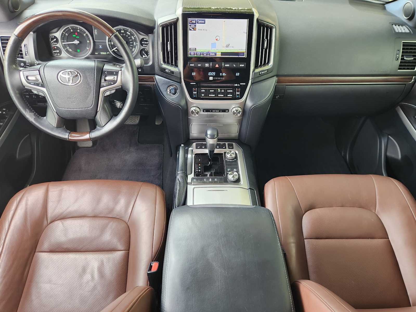 Used 2020 Blizzard Pearl Toyota  image 25